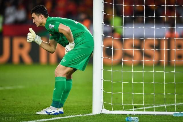 重磅!尼克斯与森林狼交易 唐斯兰德尔互换东家